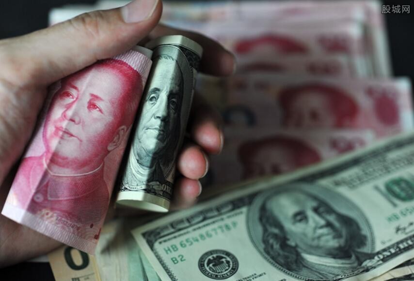 意外:香港买保险大排长龙，出国资金有“数”